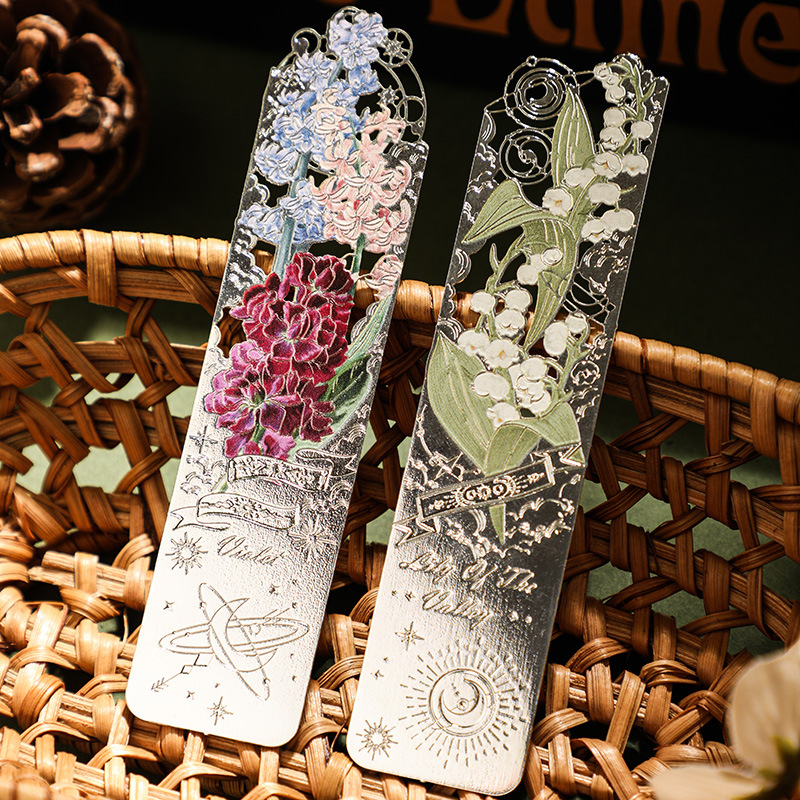 Resin Art Bookmark - レトロ中空金属ブックマークロマンチックな花シリーズ読書ブッククリップ読書愛好家のギフト新年 2025