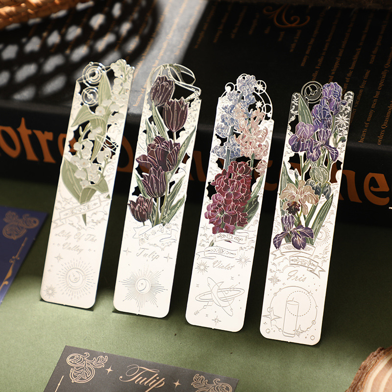 レトロ中空金属ブックマークロマンチックな花シリーズ読書ブック - Resin Art Bookmark のレビューと価格